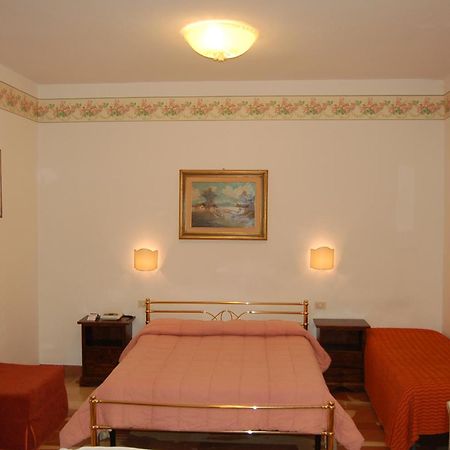 Hotel Belvedere Assisi Bagian luar foto